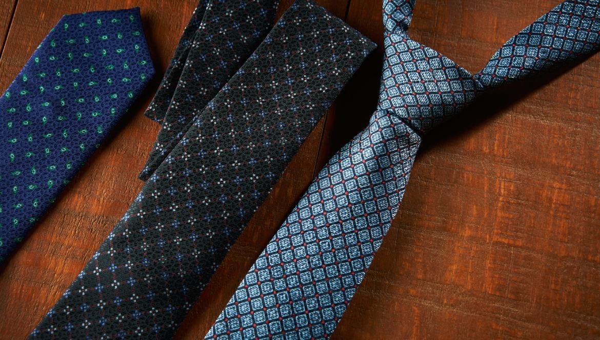 Jakie krawaty noszą panowie?