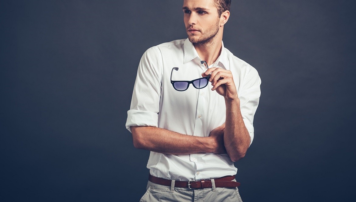 Dlaczego koszula taliowana to dobre rozwiązanie dla szczupłych mężczyzn?